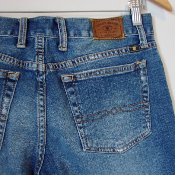 Lucky Brand Jean Shorts Abbey Bermuda Long Denim Frayed Raw Hem Size 4 / 27 - Picture 11 of 16